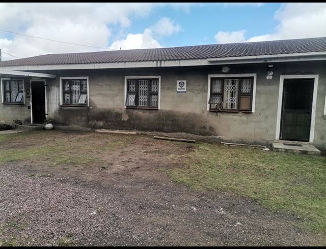 12 BEDROOM CLUSTER FOR SALE IN CLAIRWOOD
